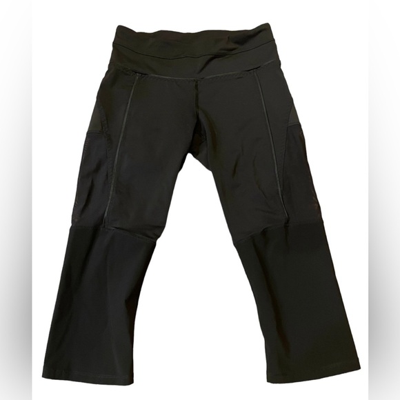 Lululemon women’s black leggings with mesh cutout sides size 4 - Picture 1 of 9